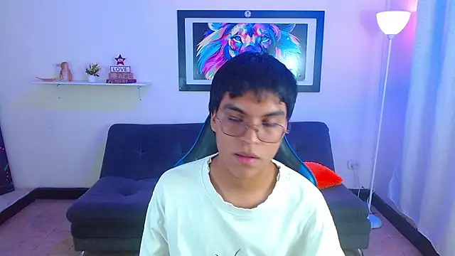 Maecum18 online show from April 2026 09:02:02 PM