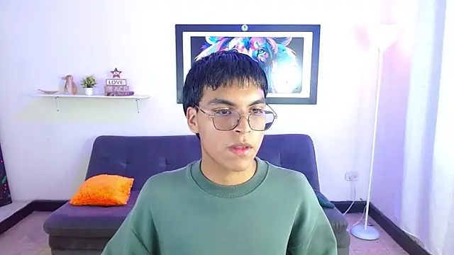 Maecum18 online show from April 2026 08:43:01 PM