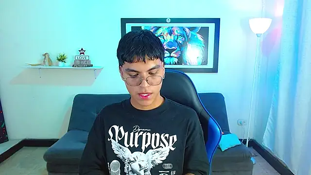 Maecum18 online show from May 2026 09:11:02 PM
