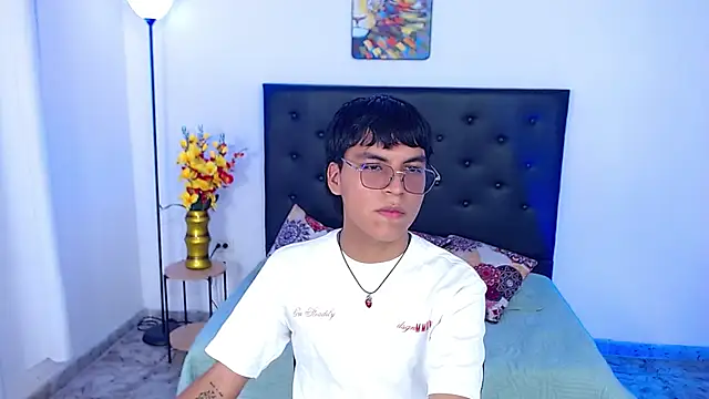 Snapshot of Maecum18 chatting on July 2026 08:37:01 PM Maecum18 online show from July 2026 08:37:01 PM