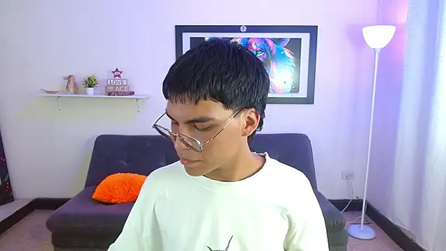 Maecum18 online show from March 2026 09:03:01 PM