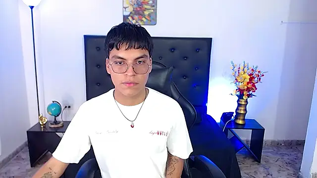 Maecum18 online show from June 2026 09:03:01 PM