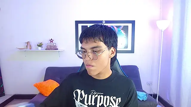Maecum18 online show from April 2026 08:54:01 PM