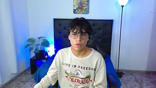 Maecum18 online show from February 2026 09:45:01 PM