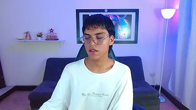 Maecum18 online show from April 2026 09:08:01 PM