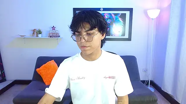 Maecum18 online show from February 2026 08:52:01 PM