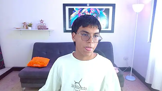 Maecum18 online show from April 2026 09:09:02 PM