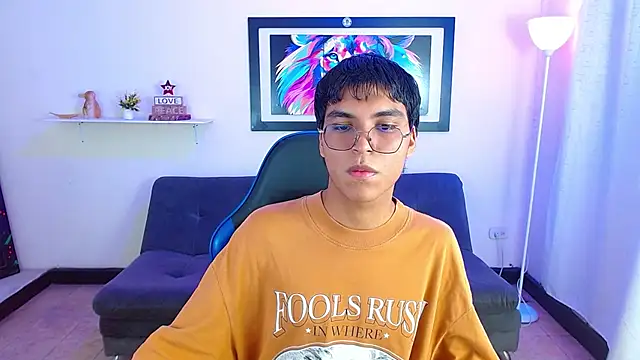 Maecum18 online show from May 2026 08:55:02 PM