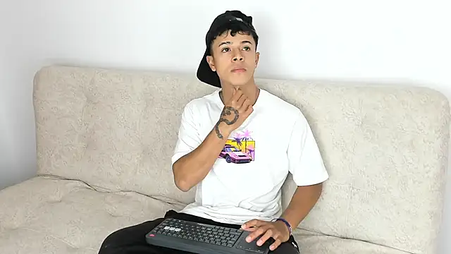 Snapshot of _Alex_Colton chatting on February 2026 10:42:02 PM Alex Colton online show from February 2026 10:42:02 PM