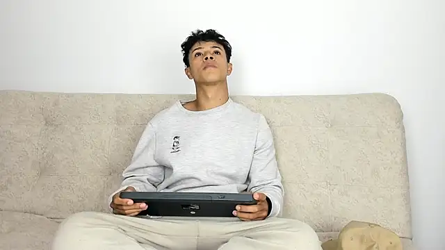 Snapshot of _Alex_Colton chatting on February 2026 11:13:02 PM Alex Colton online show from February 2026 11:13:02 PM