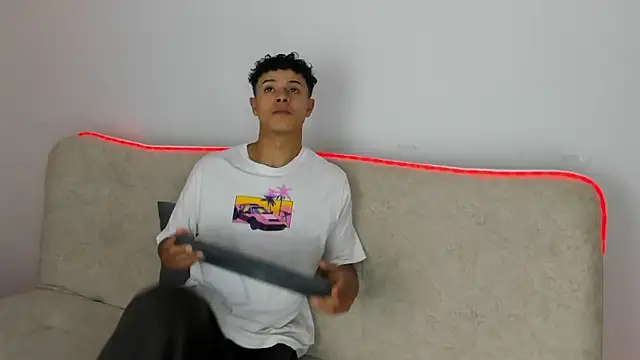  Alex Colton online show from April 2026 10:05:02 PM