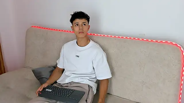  Alex Colton online show from May 2026 10:31:01 PM