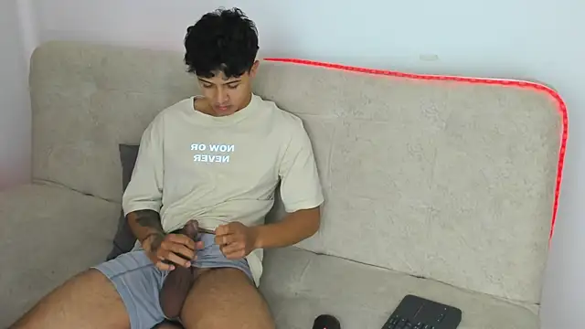  Alex Colton online show from June 2026 10:14:01 PM