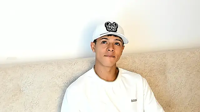 Snapshot of _Alex_Colton chatting on February 2026 10:19:01 PM Alex Colton online show from February 2026 10:19:01 PM