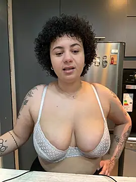 Snapshot of BabyChanntal chatting on February 2026 02:36:01 PM BabyChanntal online show from February 2026 02:36:01 PM