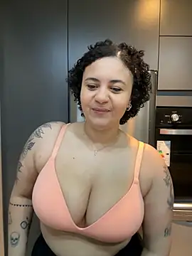 Snapshot of BabyChanntal chatting on February 2026 01:43:01 PM BabyChanntal online show from February 2026 01:43:01 PM