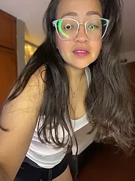 alisbloom online show from April 2026 06:37:02 PM