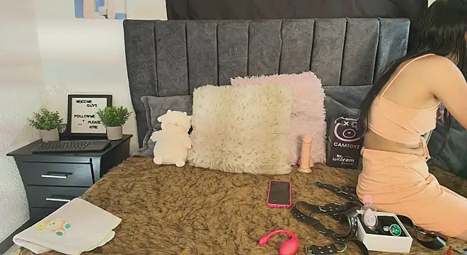 Snapshot of Petite_pepper chatting on February 2026 07:47:01 PM Petite pepper online show from February 2026 07:47:01 PM