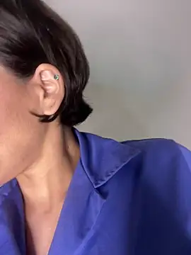 eva luz online show from February 2026 04:58:02 PM