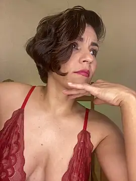 eva luz online show from February 2026 09:45:01 PM