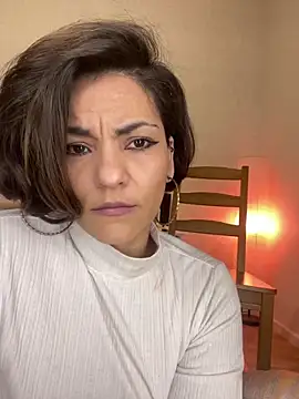 eva luz online show from March 2026 04:35:01 PM