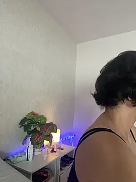 eva luz online show from February 2026 11:18:01 AM