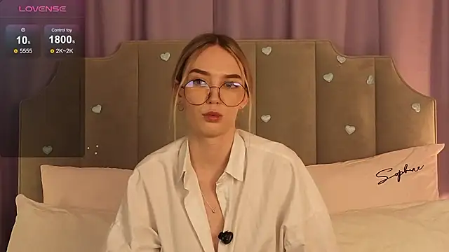 NikkiRyx online show from February 2026 04:04:01 PM