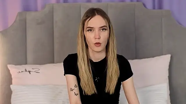 NikkiRyx online show from May 2026 04:18:01 PM