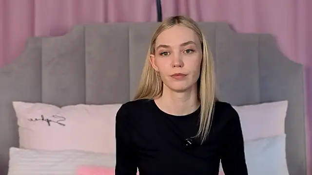 NikkiRyx online show from May 2026 03:50:01 PM