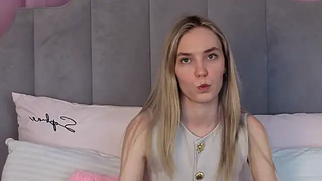 NikkiRyx online show from June 2026 12:32:02 AM