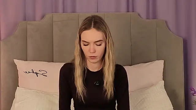 NikkiRyx online show from April 2026 05:09:02 PM