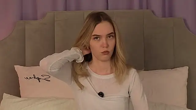 NikkiRyx online show from April 2026 03:49:01 PM