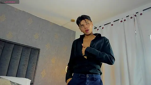 Alejandroo Montenegro online show from March 2026 08:41:02 PM