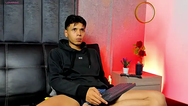 Alejandroo Montenegro online show from March 2026 11:17:02 PM