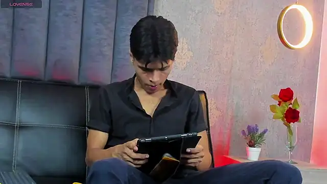 Alejandroo Montenegro online show from March 2026 10:00:02 PM