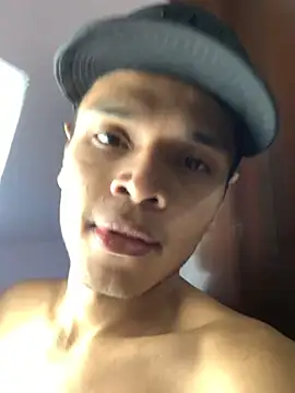 Snapshot of Alejandroo_Montenegro chatting on February 2026 11:17:02 PM Alejandroo Montenegro online show from February 2026 11:17:02 PM