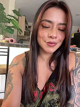 foxxy lover online show from April 2026 05:47:01 PM