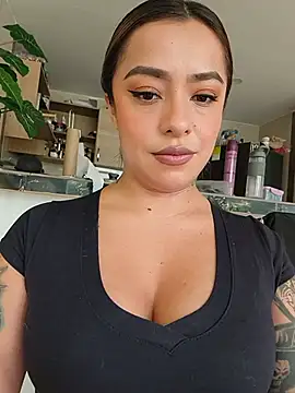 Snapshot of foxxy_lover chatting on June 2026 03:51:02 PM foxxy lover online show from June 2026 03:51:02 PM