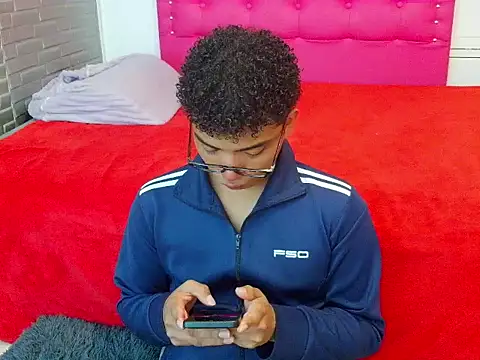 Snapshot of philipsex28 chatting on February 2026 07:32:01 PM philipsex28 online show from February 2026 07:32:01 PM