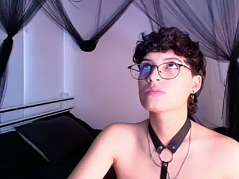 Snapshot of PalmerandSony21 chatting on February 2026 08:33:02 PM PalmerandSony21 online show from February 2026 08:33:02 PM