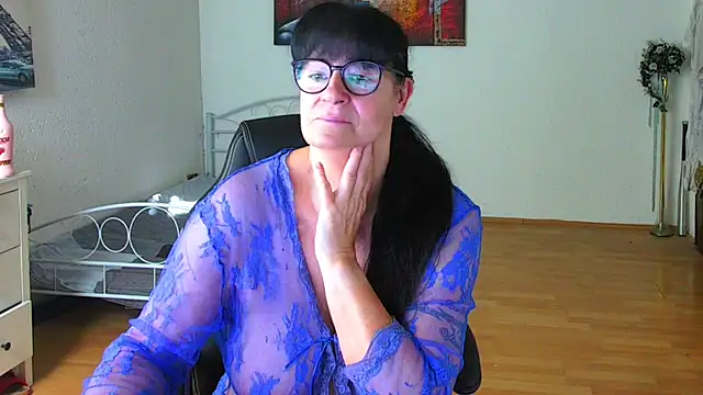 Sylly online show from April 2026 07:15:01 AM