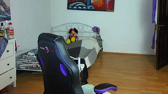 Sylly online show from December 2025 08:53:01 AM