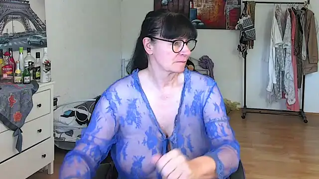 Sylly online show from March 2025 11:06:01 AM