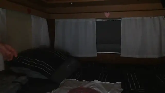 Sylly online show from October 2025 05:28:02 AM