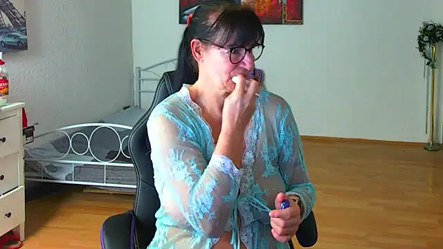 Sylly online show from December 2025 07:24:02 AM