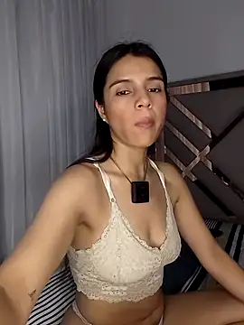 Snapshot of EvaMiranda chatting on June 2026 02:11:02 AM EvaMiranda online show from June 2026 02:11:02 AM