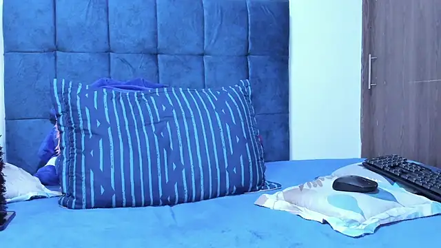 Snapshot of panther_333 chatting on February 2026 07:14:01 PM panther 333 online show from February 2026 07:14:01 PM