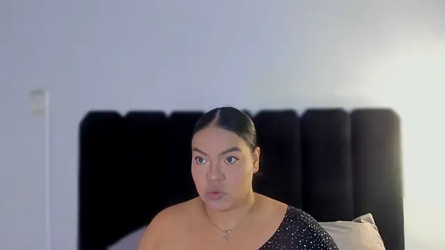 Amaranoir- online show from April 2026 03:41:01 AM