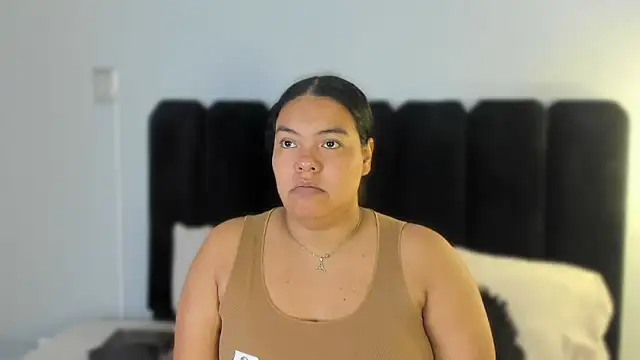 Snapshot of Amaranoir- chatting on February 2026 04:09:02 AM Amaranoir- online show from February 2026 04:09:02 AM