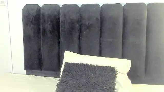 Amaranoir- online show from April 2026 03:44:02 AM